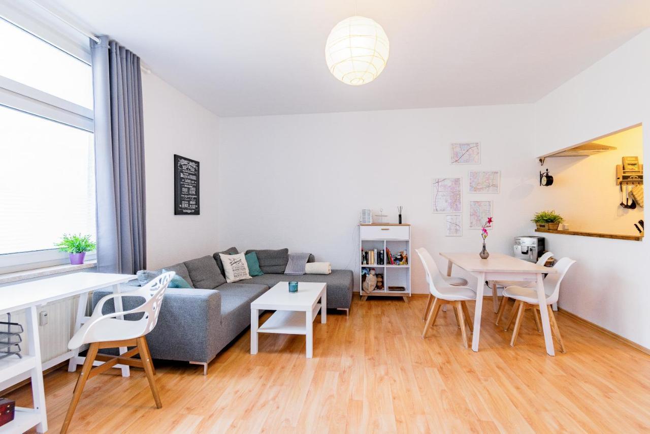 Helle Wohnung In Top-Lage, Hasselbachplatz - Altstadt, W-Lan, 4 Schlafplaetze Maagdenburg Buitenkant foto