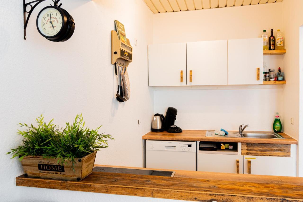 Helle Wohnung In Top-Lage, Hasselbachplatz - Altstadt, W-Lan, 4 Schlafplaetze Maagdenburg Buitenkant foto